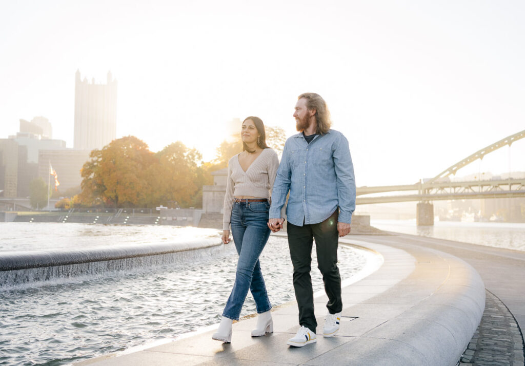 Pittsburgh engagement photos with the skyline at Point State Park